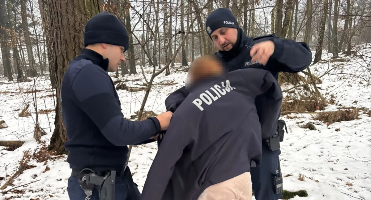 Bosa i wychłodzona nastolatka w lesie. Dramatyczna akcja poszukiwawcza