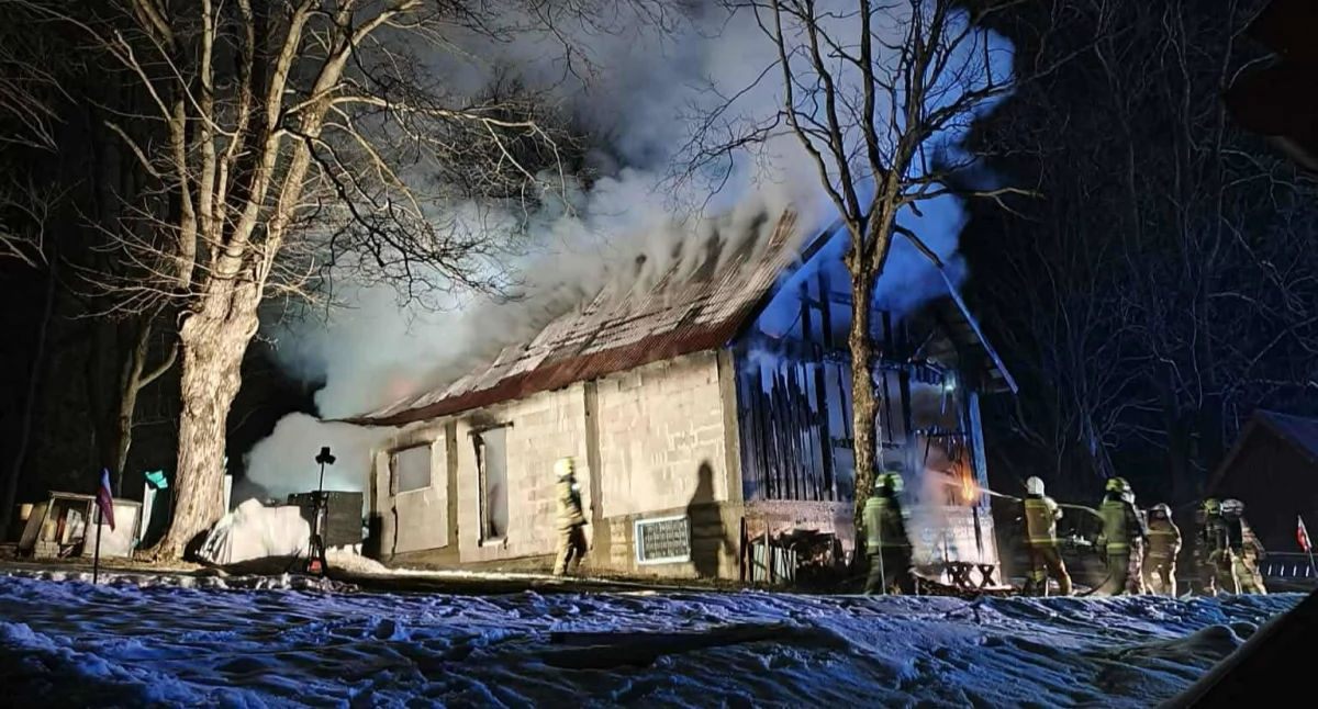 Płonie stodoła w Grzechyni