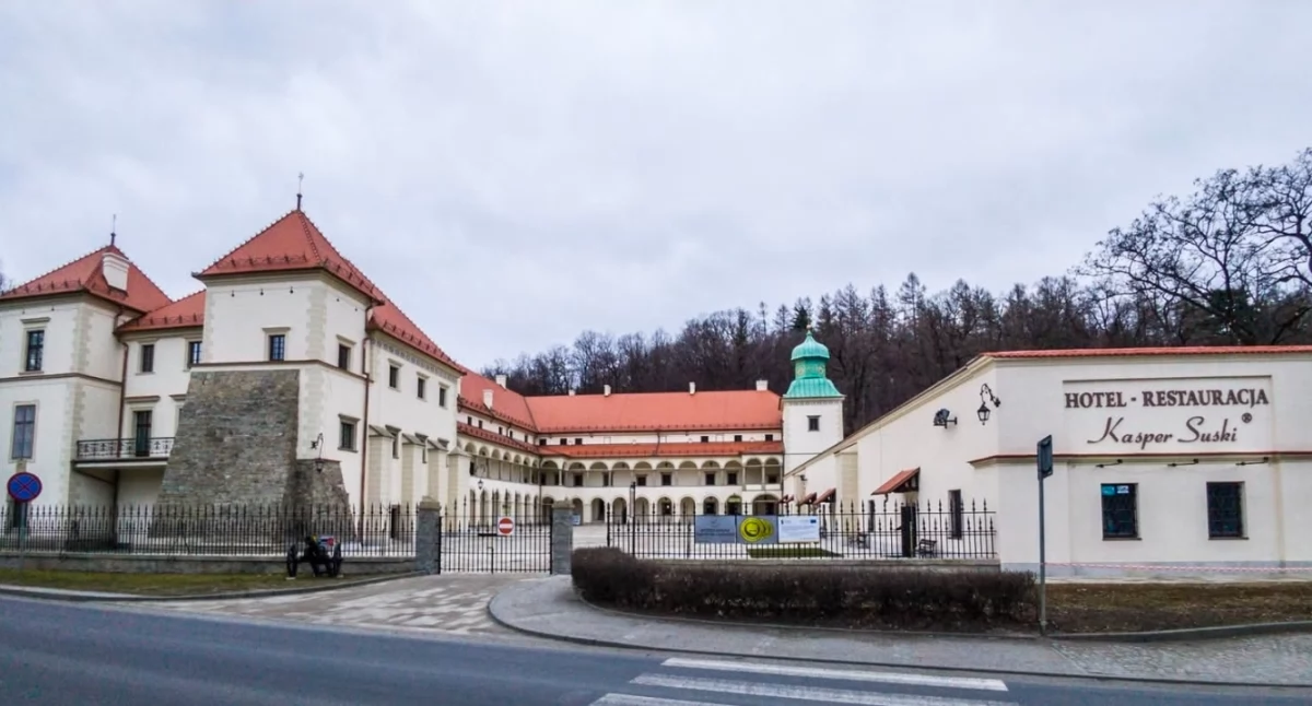 Restauracja i Hotel Kasper Suski w Suchej Beskidzkiej