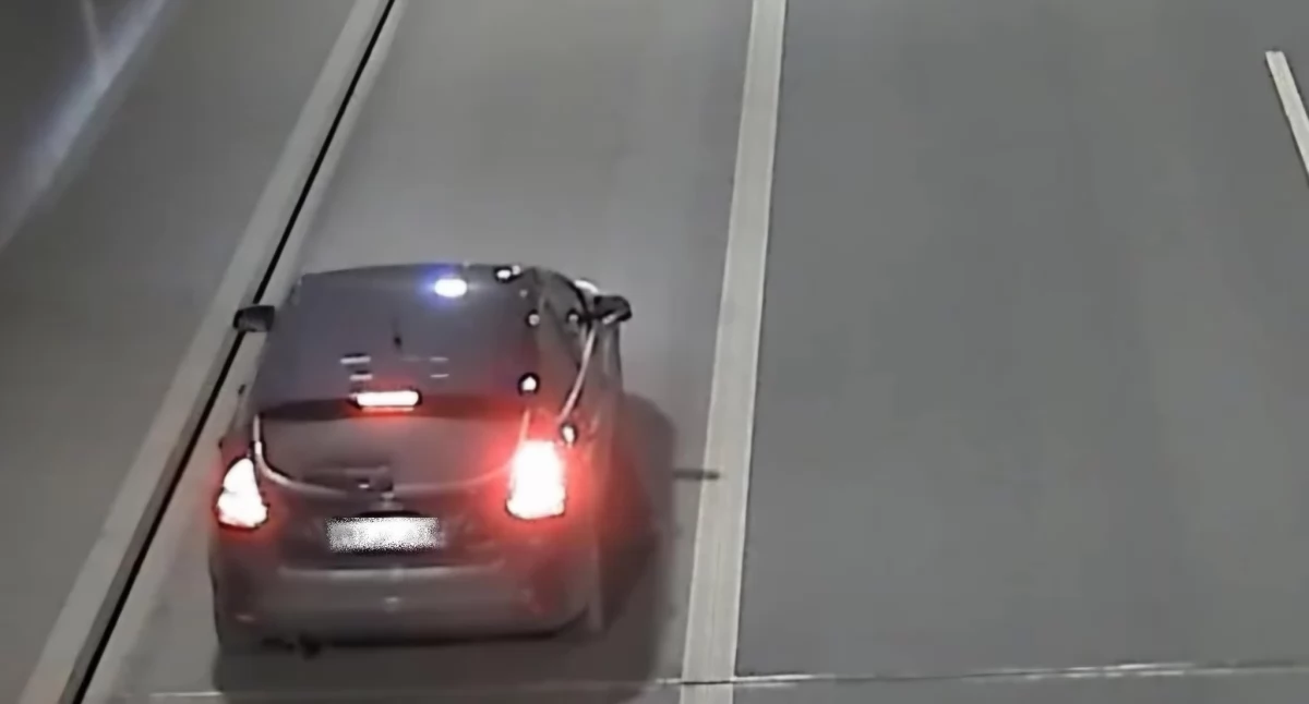Ryzykują mandatem, stwarzają zagrożenie w tunelu
