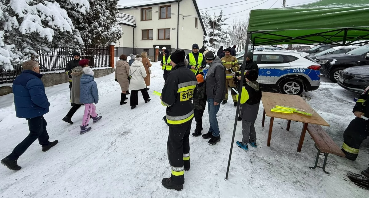 OSP Kurów i policja przypominają o odblaskach