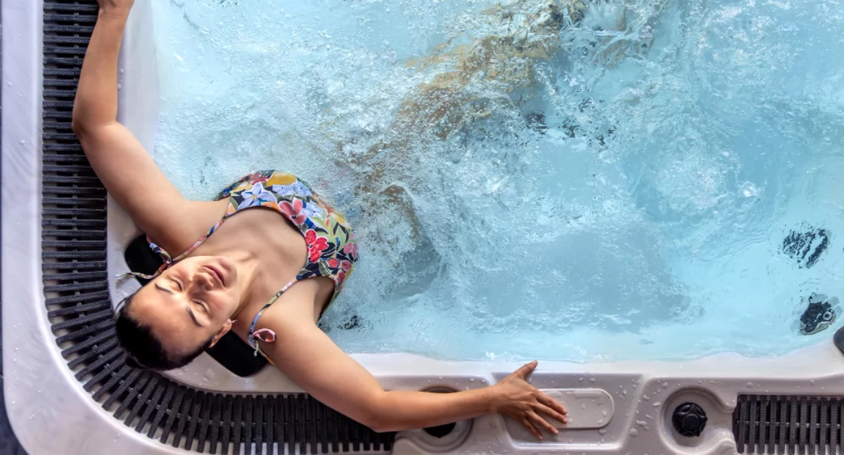 Jak dbać o jacuzzi ogrodowe przez cały rok? Kompleksowy poradnik pielęgnacji i konserwacji