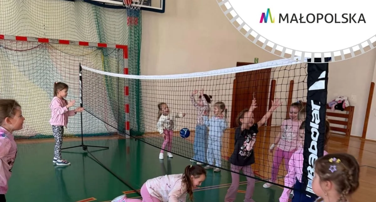 „Zumba & Tenis & Volley Express – sportowa podróż najmłodszych mieszkańców regionu ruszyła!”