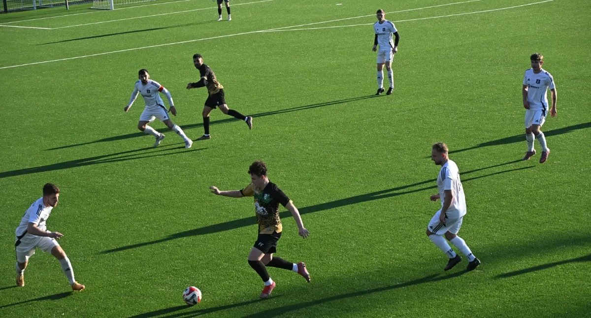 V-LIGA: Białka demoluje, Chełmek na kolanach