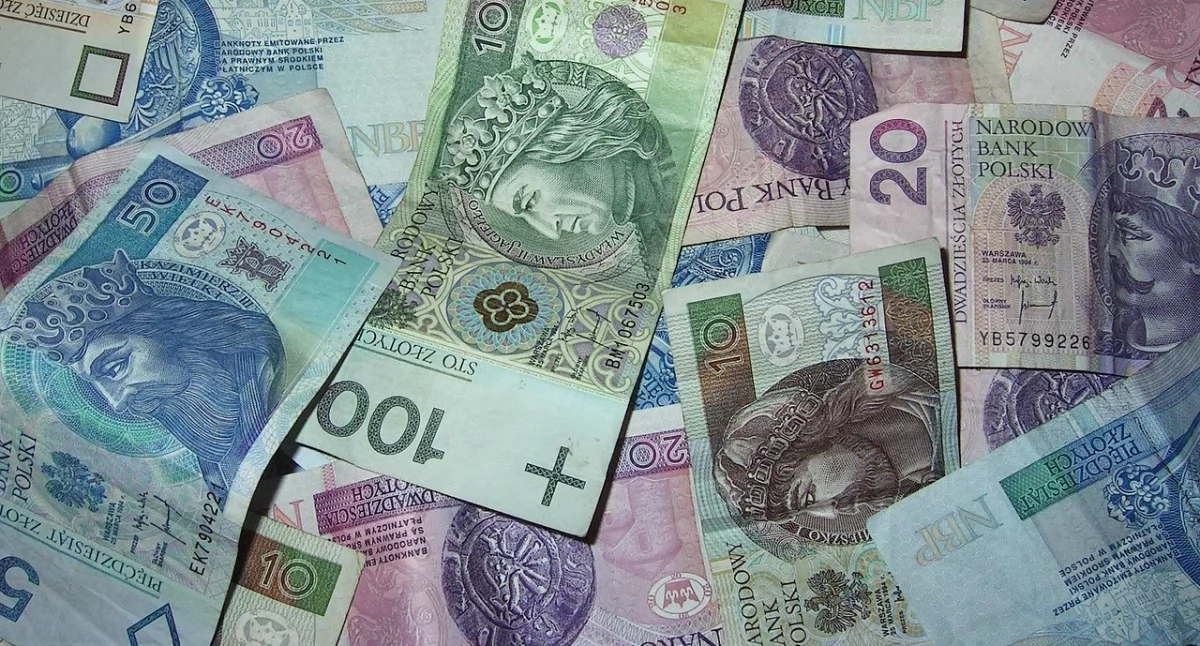 Nie wszyscy seniorzy z pieniędzmi przed świętami. Zmiany w terminach wypłat emerytur