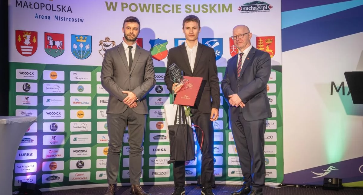 Maksymilian Matyasik na podium Guido Reybrouck Classic