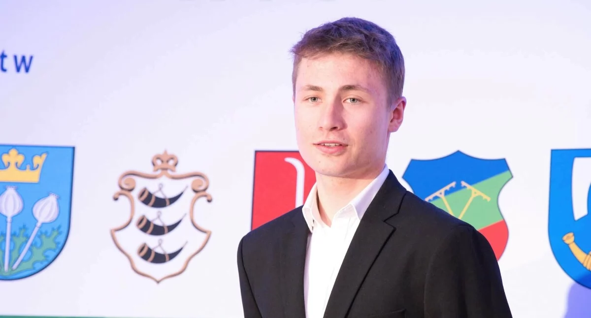 Maksymilian Matyasik błyszczy we Francji, czyli kolejne podium i walka o triumf w Tour du Bocage