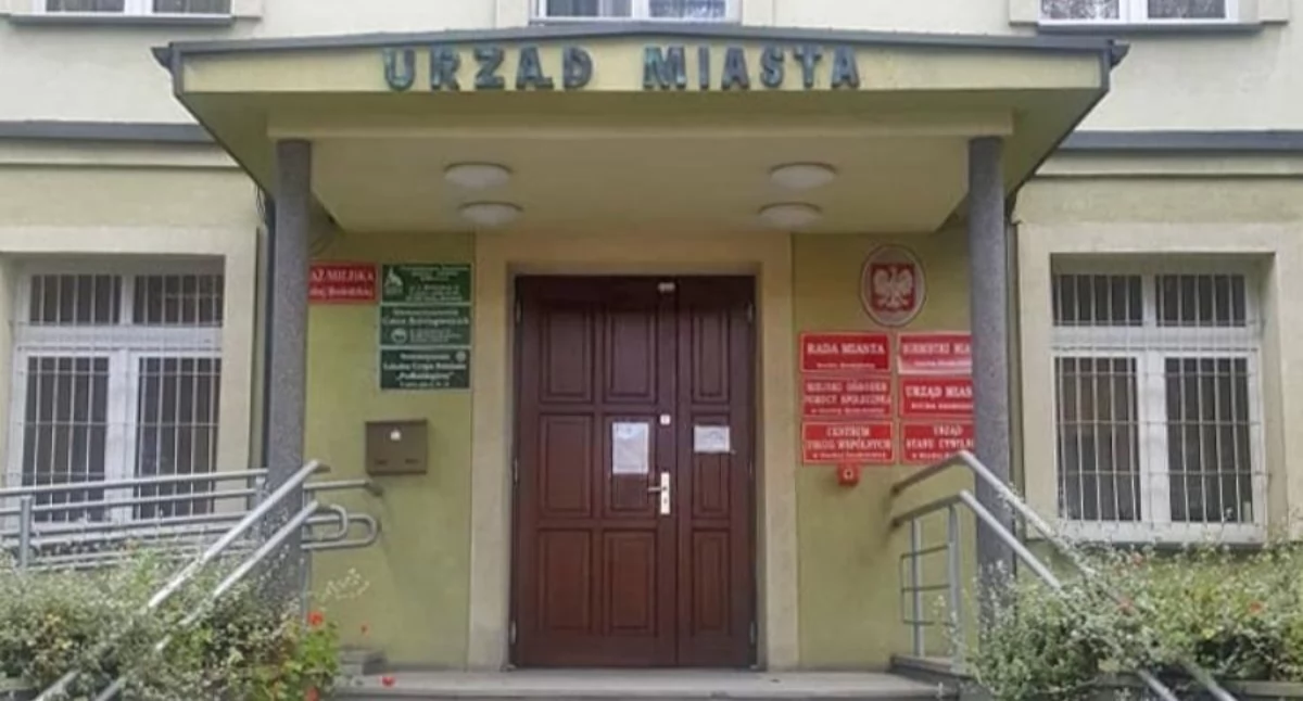 Mieszkanka się skarży, radni bronią MOPS