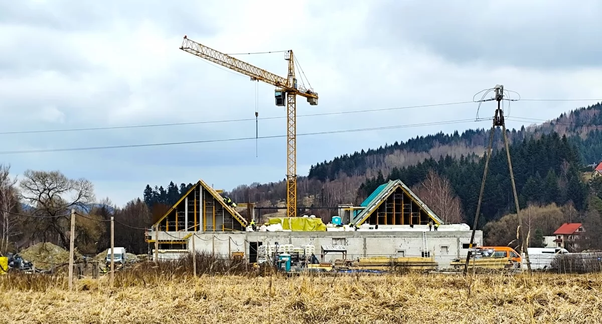 W Zawoi powstaje edukacyjne serce Babiej Góry w nowoczesnym centrum. WIDEO