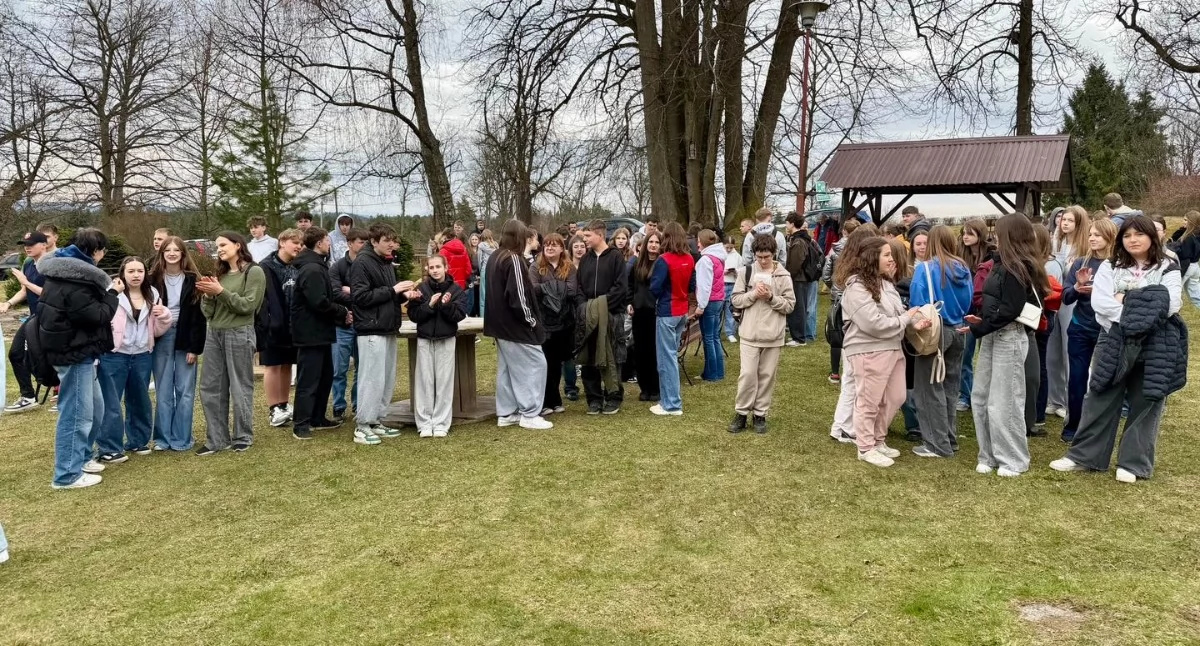 Ósmoklasiści poznali szkołę od środka. Dzień otwarty w Jordanowie pełen emocji i inspiracji