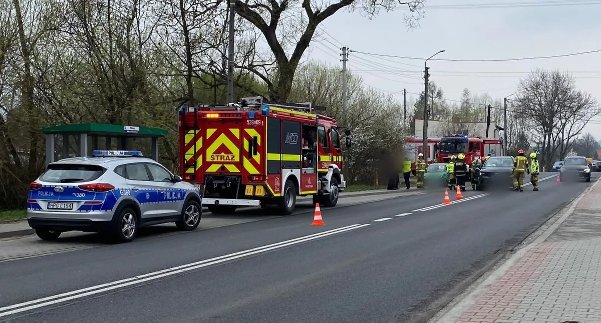 Zderzenie dwóch samochodów na DK28 w Makowie Podhalańskim. Jedna osoba poszkodowana