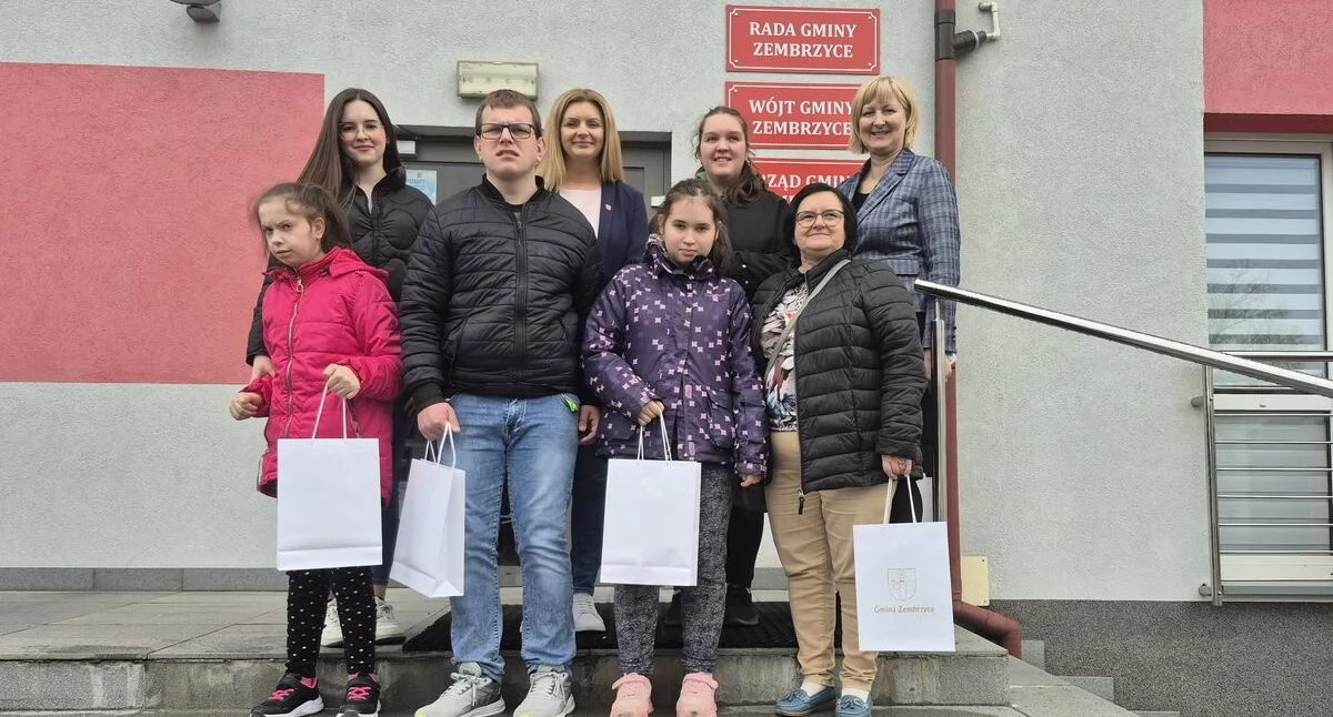 Wyjątkowa wizyta w Urzędzie Gminy. Podopieczni OREW z Tarnawy Górnej zajrzeli „od kuchni” do pracy samorządu