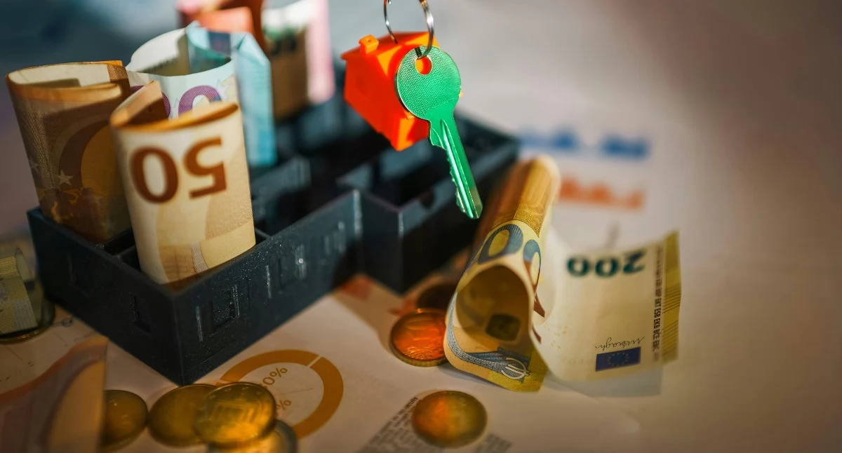 Polacy inwestują coraz więcej — gdzie szukać rzetelnych informacji o brokerach, giełdach i rynkach finansowych?