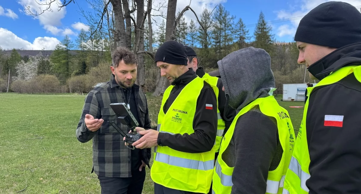 Nowoczesne technologie wzmacniają OSP Zawoja Centrum i GOPR Beskidy. Dron w służbie ratowników górskich