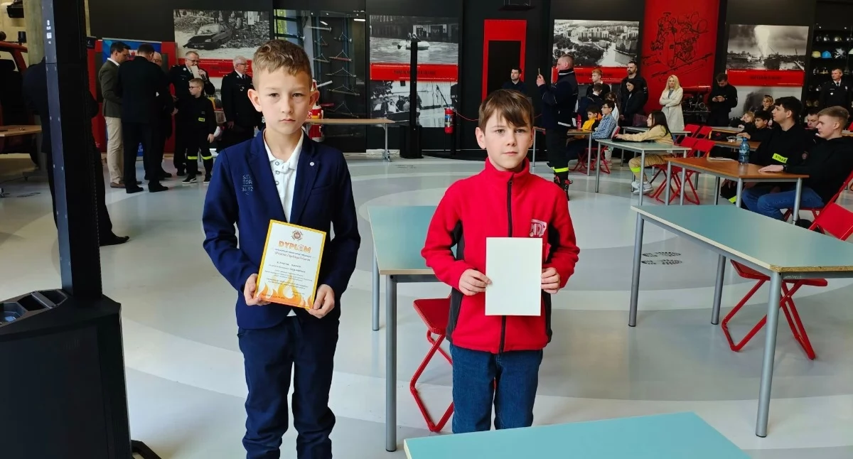 Młodzi strażacy z powiatu suskiego w czołówce województwa. Sukces w turnieju wiedzy pożarniczej