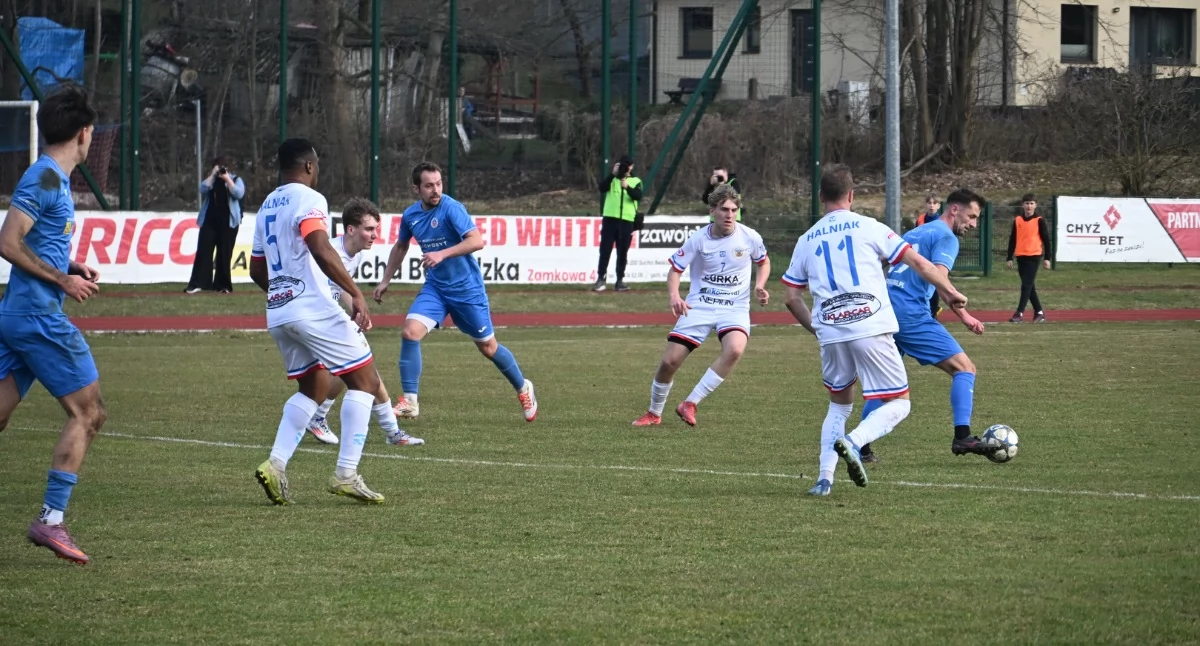 Piłkarski weekend: Mecze prawdy Tempa, Wądrzyk zadebiutuje w derbach z Juszczynem, Jordan musi się przełamać, Jałowiec u lidera, potrójne A-klasowe derby