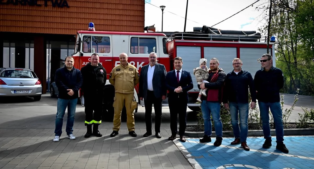 Koniec pewnej epoki. Strażacy pożegnali zabytkowego Magirusa po ponad dwóch dekadach służby