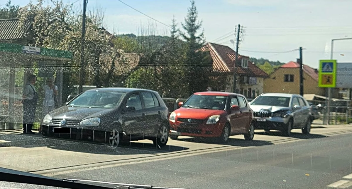 Zdarzenie drogowe na DK28 w Makowie Podhalańskim. Możliwe utrudnienia