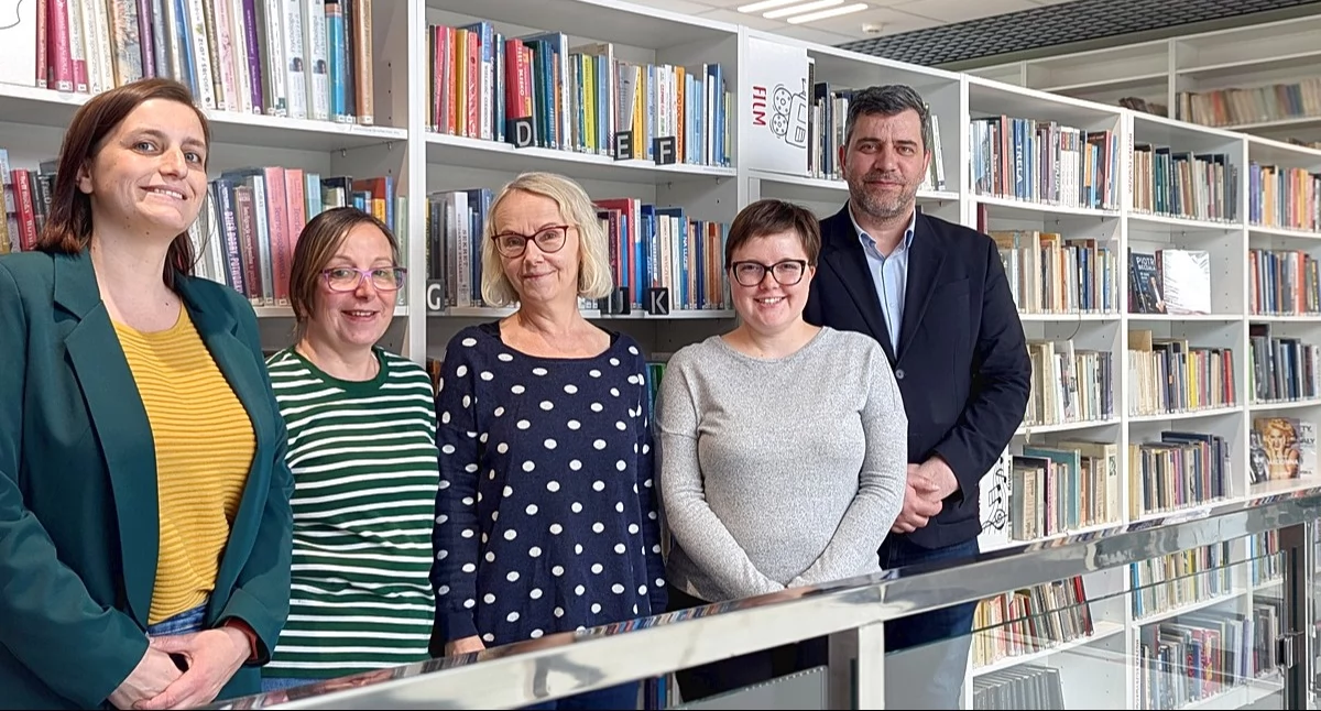 Biblioteki wciąż łączą pokolenia. 8 maja obchodzimy Dzień Bibliotekarza i Bibliotek [WYWIAD]