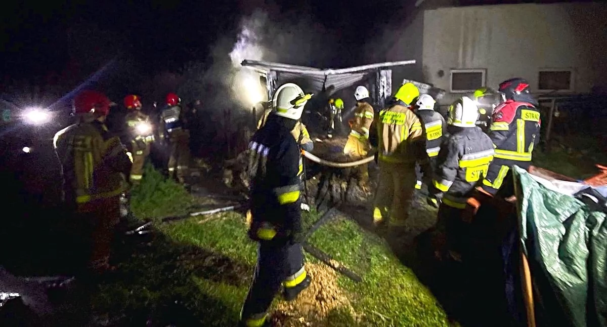 Nocny pożar w Baczynie. Ogień objął cały garaż