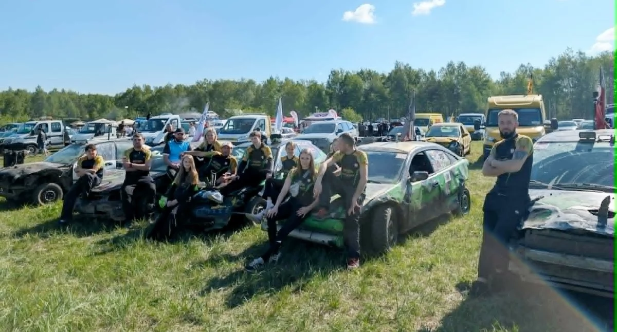 Team Stryszawa z sukcesami podczas charytatywnego Wrak Race. „Jedziemy się bawić i pomagać”