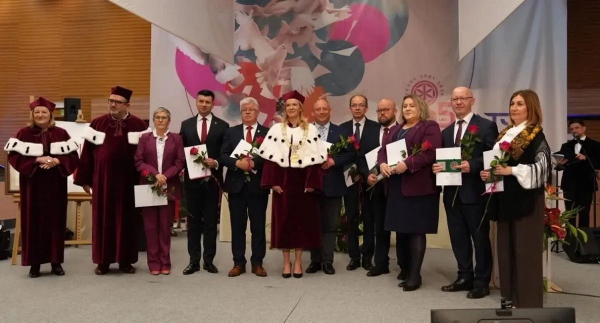 Powiat suski i szpital w Suchej Beskidzkiej wyróżnieni podczas jubileuszu uczelni w Nowym Targu
