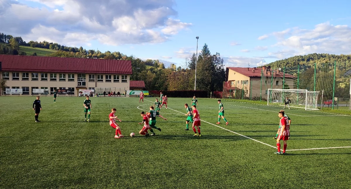 A-KLASA SUSKA: Gol z przewrotki to za mało. Huragan Skawica żegna się z A-klasą