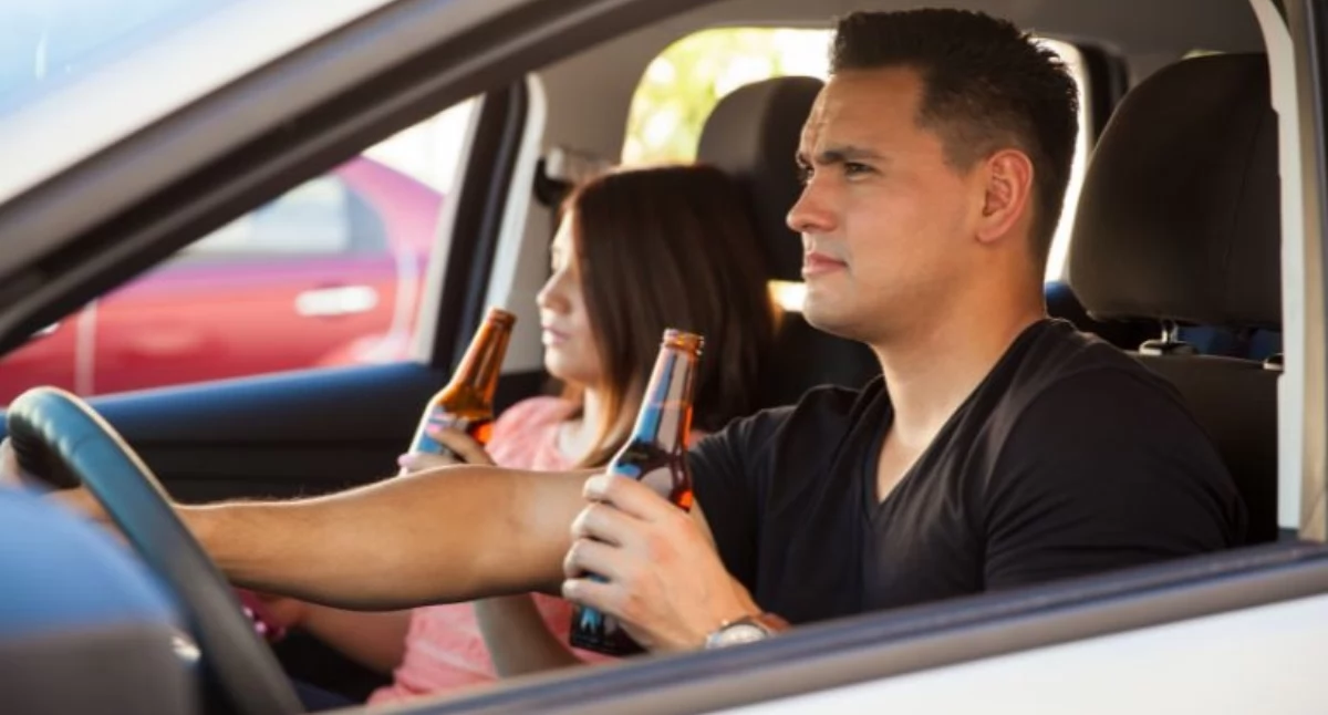Czy jedno piwo może skończyć się sprawą karną? Fakty o jeździe po alkoholu
