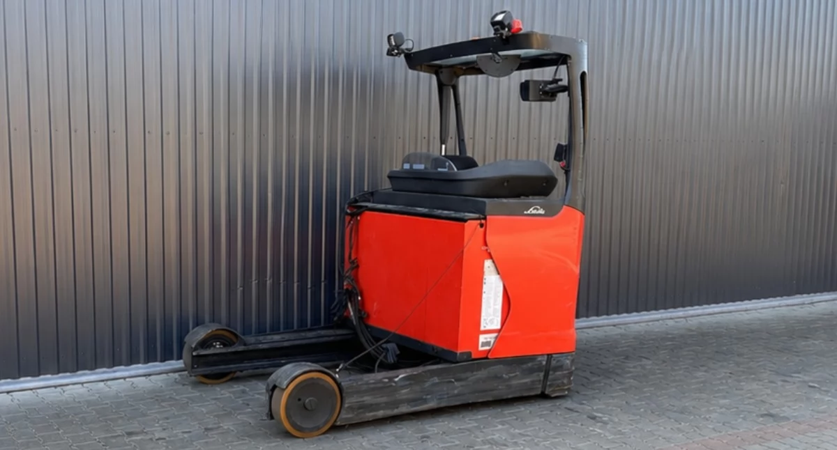 Reach truck - dlaczego te wózki są podstawą nowoczesnych magazynów wysokiego składowania?