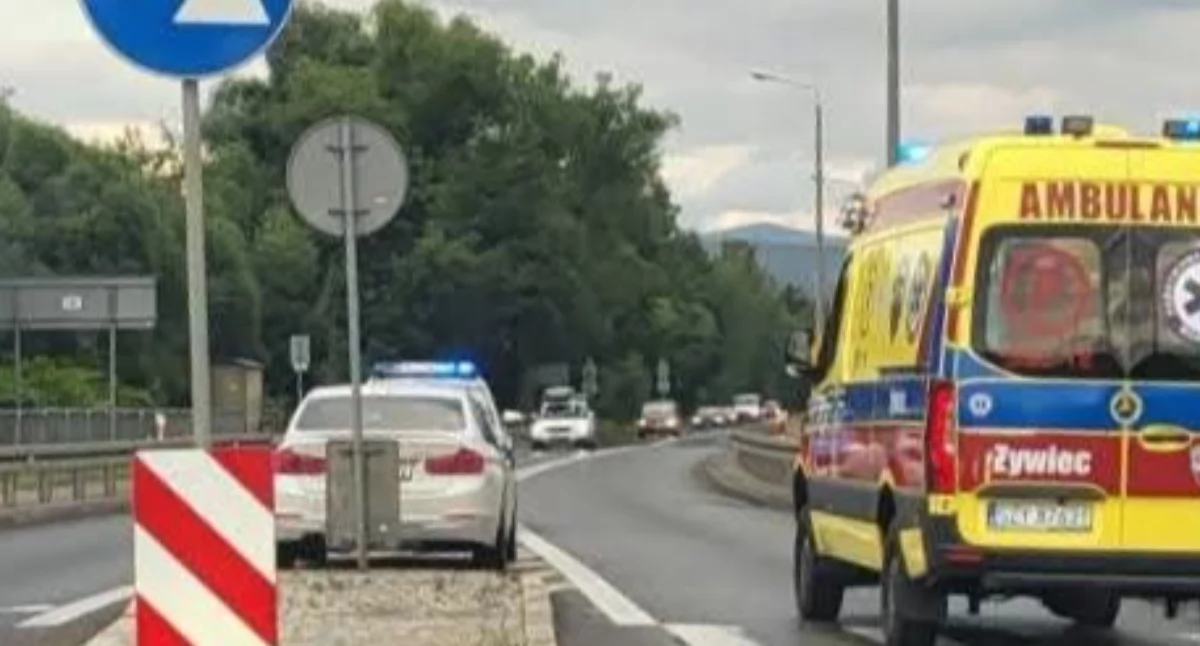 Zembrzyce: Nietrzeźwy rowerzysta wjechał w tył osobówki na przejściu dla pieszych