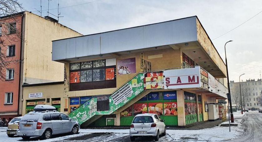 Maków (na razie) wycofał się ze sprzedaży starego pawilonu handlowego 