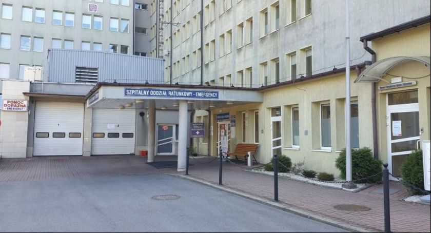 Pacjenci czują się niedoinformowani i nieostrzegani. Szpital zaprzecza