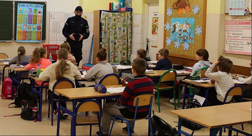 Opowiadali dzieciom o zagrożeniach czyhających w sieci 