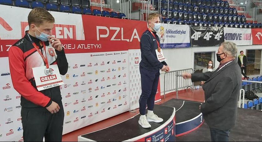 Jakub Pietrusa halowym mistrzem Polski U-20 na 60 metrów! To był niesamowity finisz!