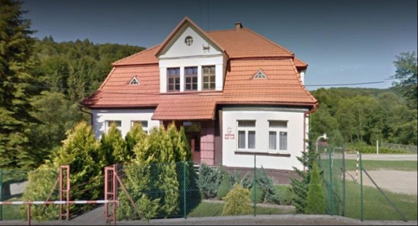 Kuratorium wzięło szkołę w obronę, ale gmina nie zmienia planów. Będzie się odwoływała
