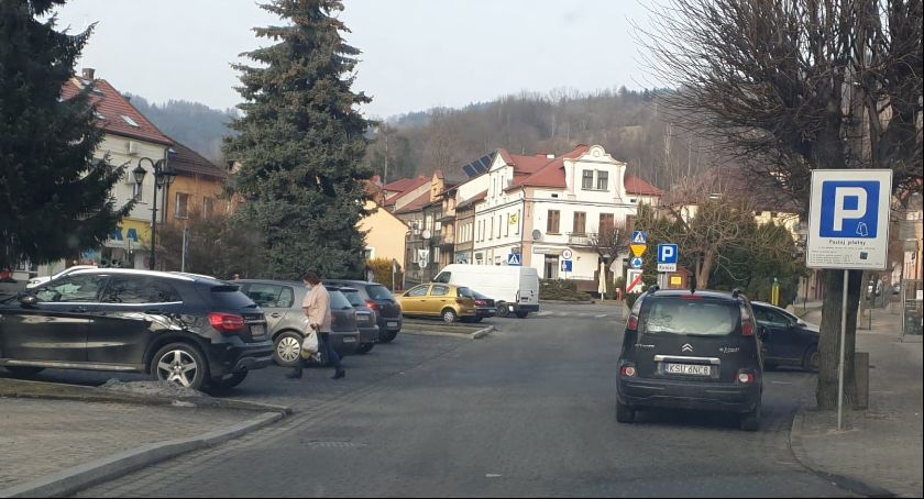 Szykują się zmiany w makowskiej strefie parkowania. Czas pokaże jak duże! 