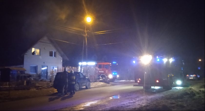 Stryszawa: Wieczorny pożar sadzy w kominie 