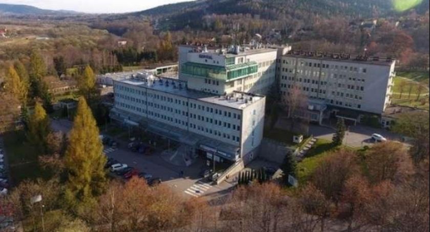 Pacjent zmarł, lekarz zadzwonił do rodziny innego