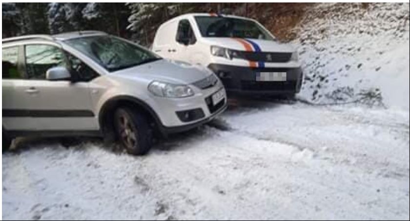 Podwójny pech kierującej suzuki. To nie był wymarzony Dzień Kobiet 