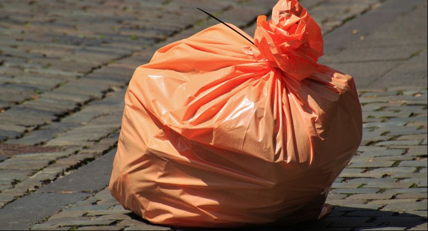 Jordanów bierze pod lupę mieszkańców! Będzie szukał migających się od płacenia za odpady 