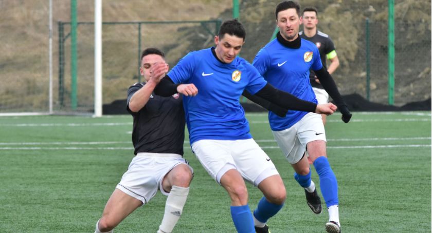 Piłkarska niedziela: Od 0:1 do 4:1 dla Jałowca, cztery gole Stuglika dla Żurawia, Naroże zdobywa aż 5 goli i tylko jeden punkt