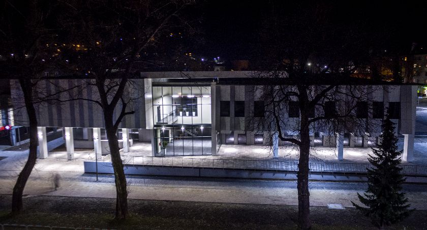 Kino zwróci pieniądze za bilety na odwołane seanse 