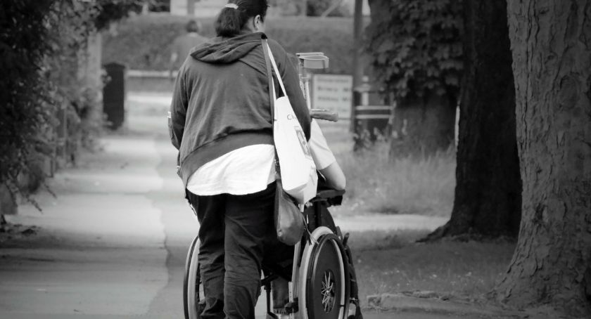 Niepełnosprawni będą mogli liczyć na pomoc asystentów 