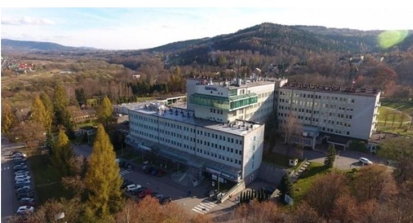 Wszystkie łóżka covidowe w suskim szpitalu zajęte. Dramatyczna sytuacja z respiratorami w Małopolsce