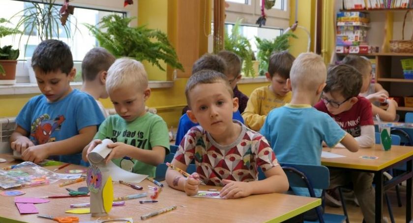 ZUS przypomina o zasadach zasiłku opiekuńczego po otwarciu żłobków i przedszkoli