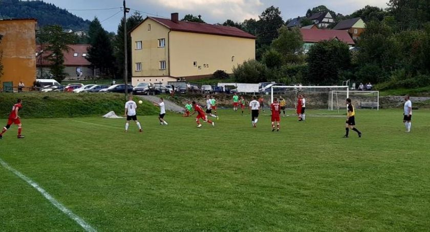 Piłkarska środa: Derbowo... O prymat w gminie Stryszawa Jałowiec zagra z Żurawiem, Lachy potwierdzą formę w Sidzinie?