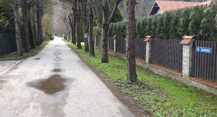 Końcowy odcinek ulicy Zamkowej ma zostać oświetlony. Miasto zleciło już wykonanie projektu 