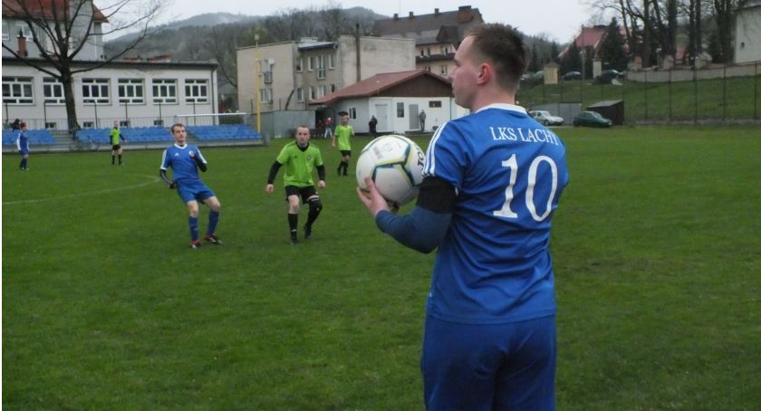 B-KLASA: Lasik strzela dla Lachów, Huragan na piątkę w Stroniu, Grom wrócił z dalekiej podróży