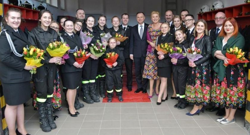 Prezydent Andrzej Duda ponownie odwiedzi strażaków z Makowa Dolnego. Tym razem oficjalnie 