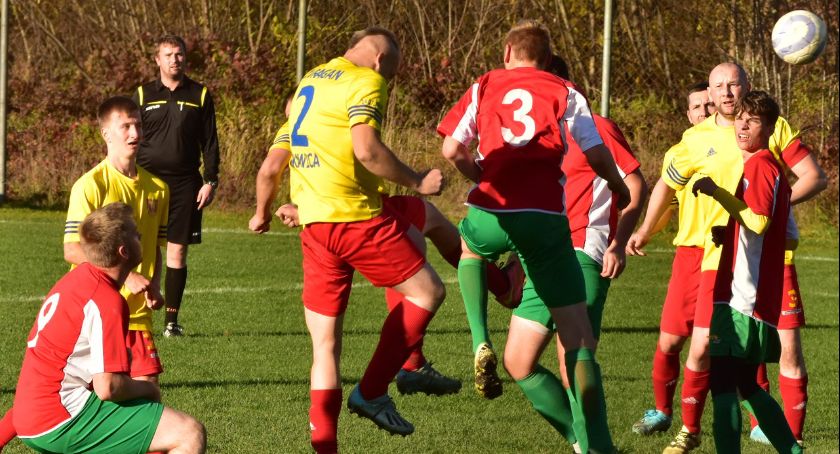 Piłkarski weekend: Gramy non-stop w derbowym nastroju - Krzeszów, Skawica i Osielec arenami meczów lokalnych rywali